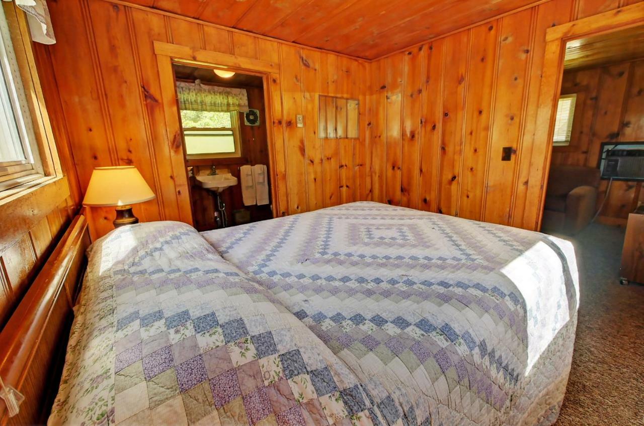 Idle A While Cabins Twisp Ngoại thất bức ảnh